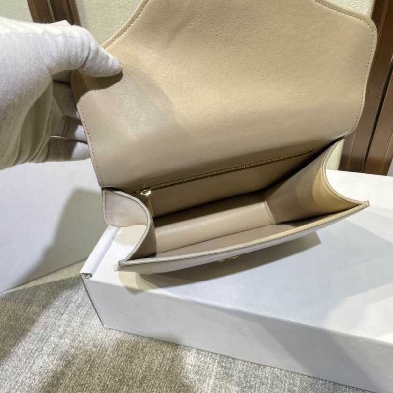 Ce1i*e triomphe bags